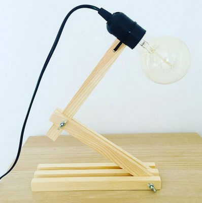 Классическая лампа из дерева